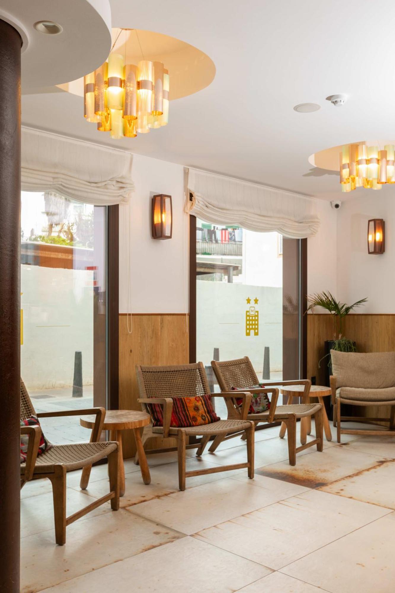Hostal Mari Sant Antoni de Portmany Extérieur photo