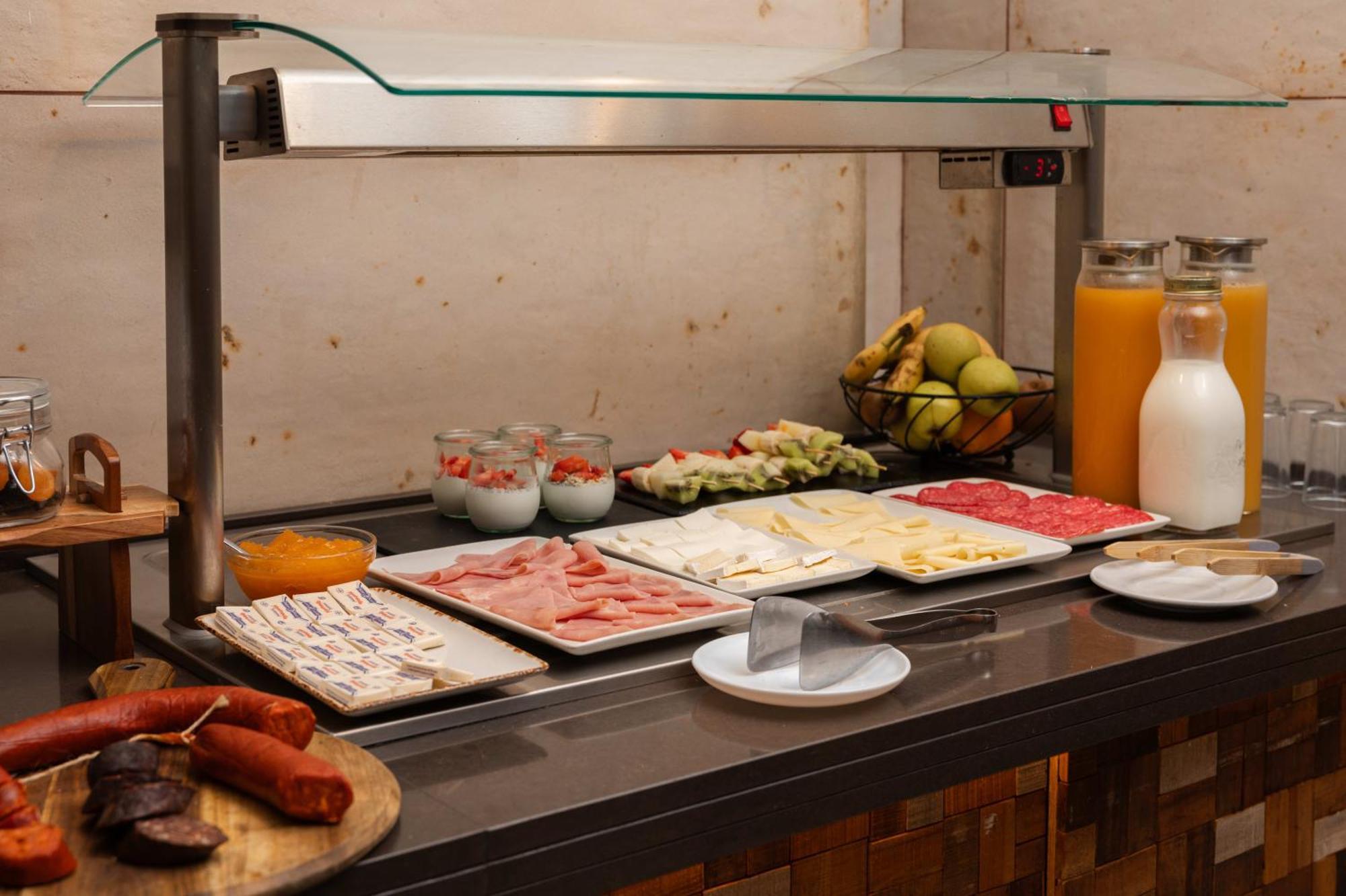 Hostal Mari Sant Antoni de Portmany Extérieur photo