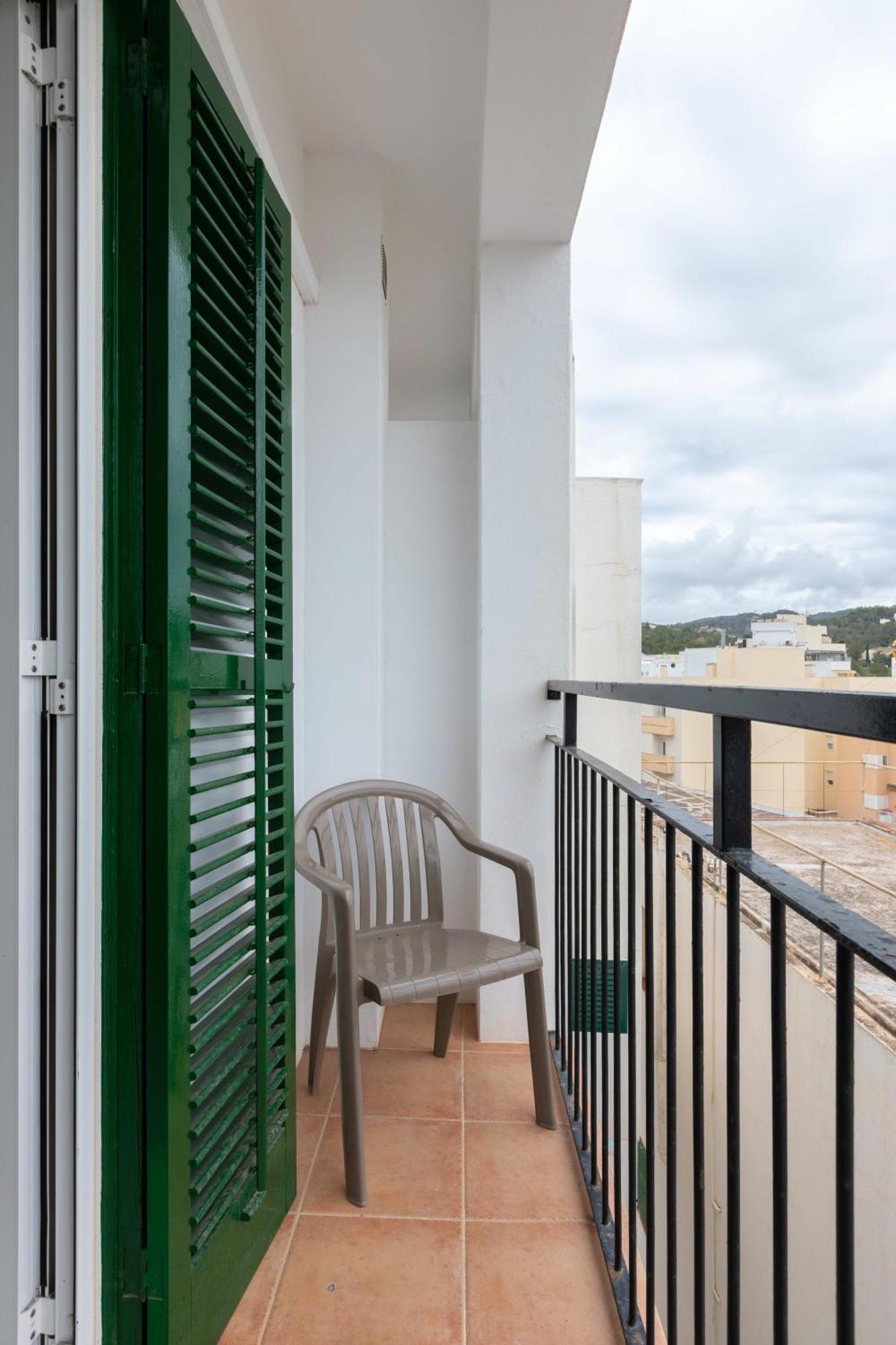 Hostal Mari Sant Antoni de Portmany Extérieur photo