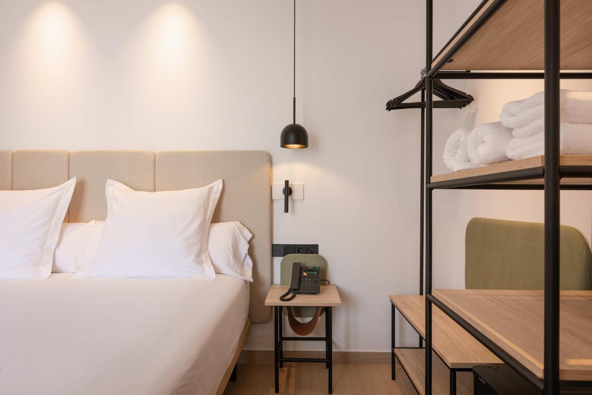 Hostal Mari Sant Antoni de Portmany Extérieur photo