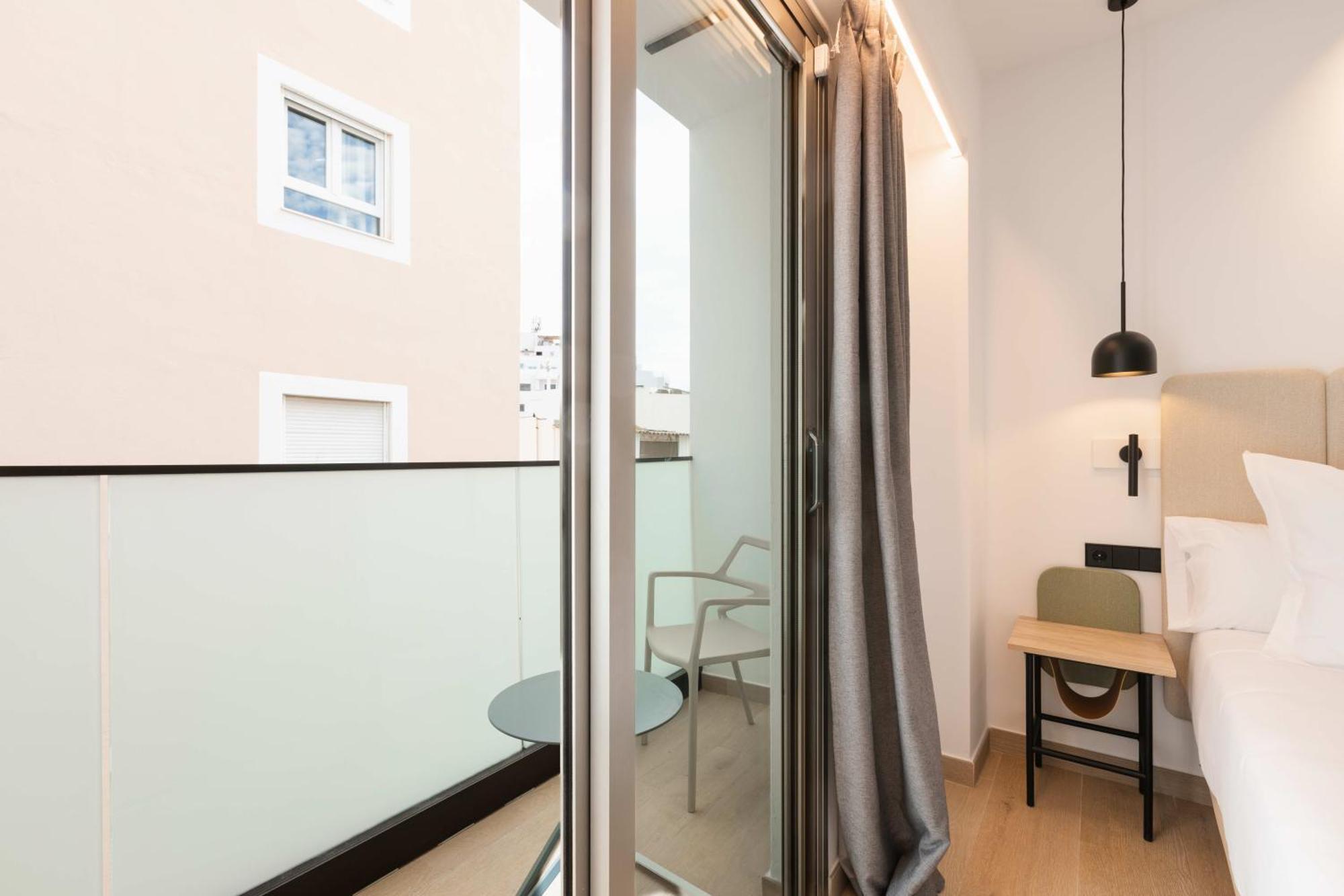 Hostal Mari Sant Antoni de Portmany Extérieur photo