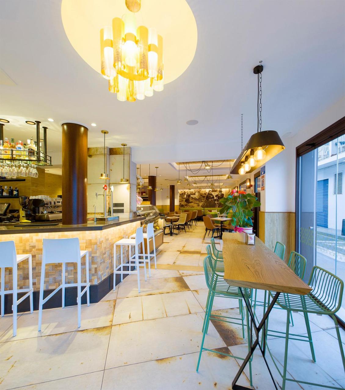 Hostal Mari Sant Antoni de Portmany Extérieur photo